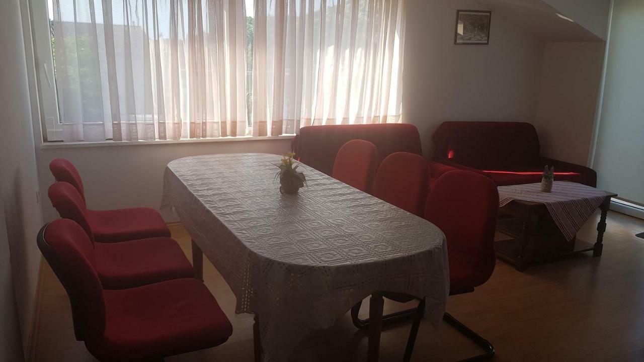 Damic Apartment *